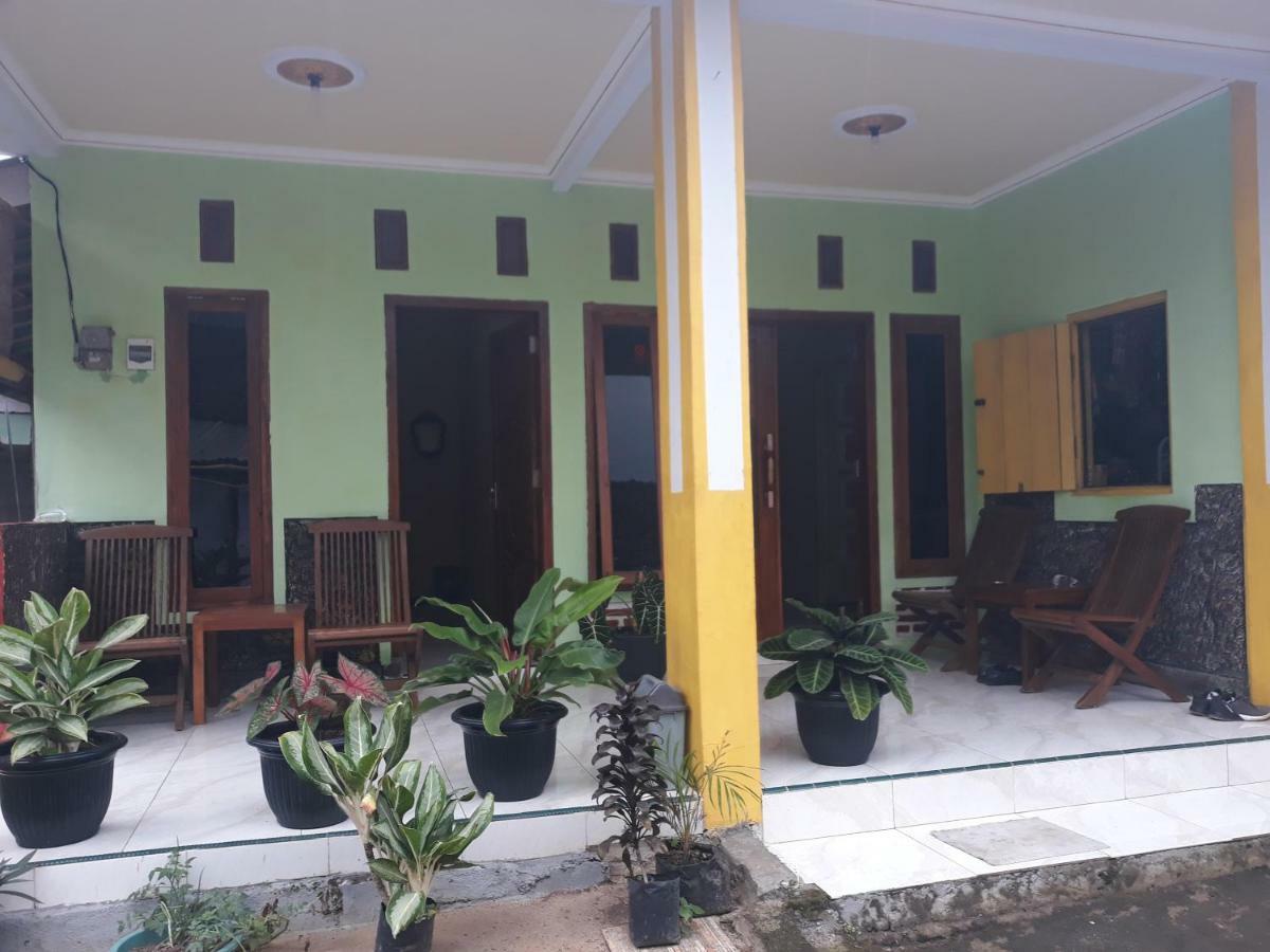 Ijen Mansjestic B&B Tamansuruh Экстерьер фото